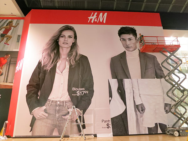 barricade vinyl graphics installation 